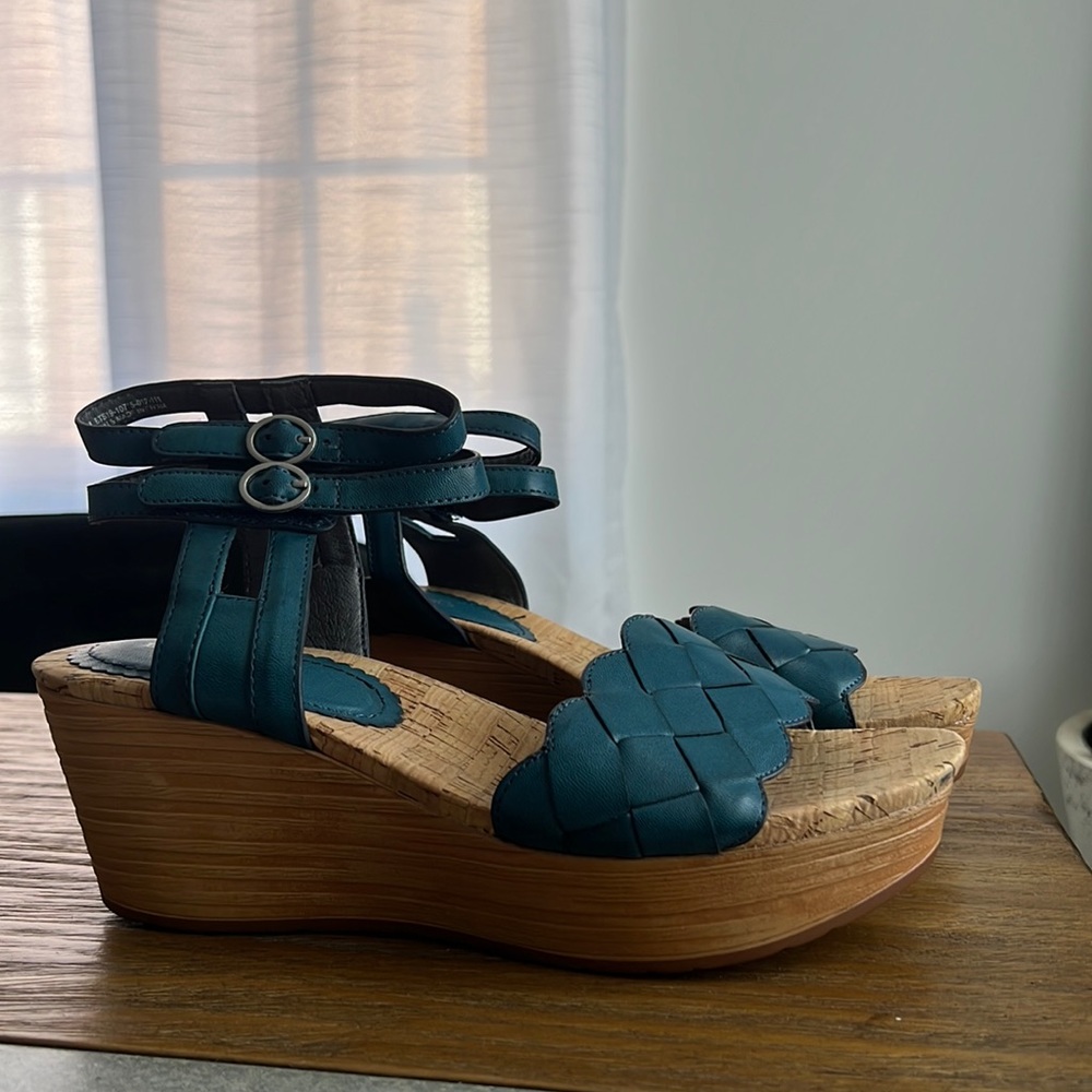 Platform sandals very comfortable